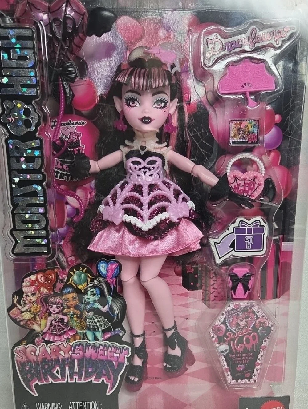 Mattel Draclaura's Scary Sweet Birthday Fashion Doll With 7 Accessoires
